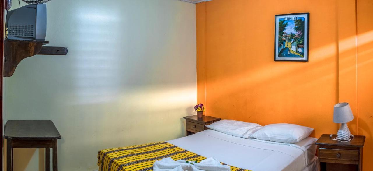 Berakah B&B- Central Park Copán Exteriör bild